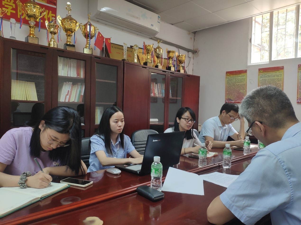 图片加载不出来啦，是不是用了校园网呢